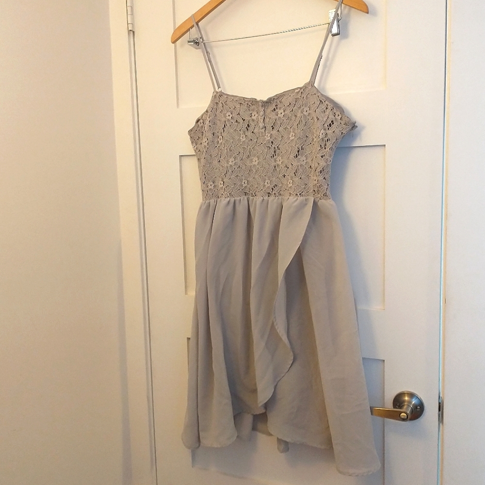 Gorgeous Grey Floral Lace Dress with Petal-like Flowy Flutter Skirt Size L
